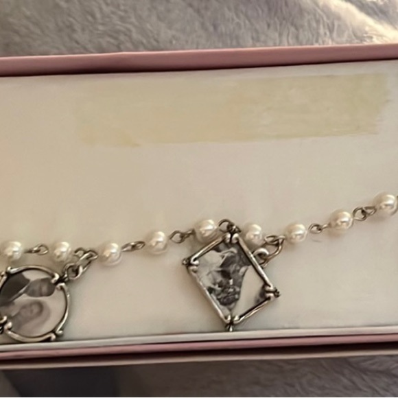 Memory Maker  silver & pearl bracelet w/ reversible picture frames NIB - Picture 1 of 9
